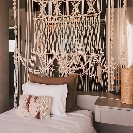 - Movement & Nature House Hotel Santa Cruz (Oeste)