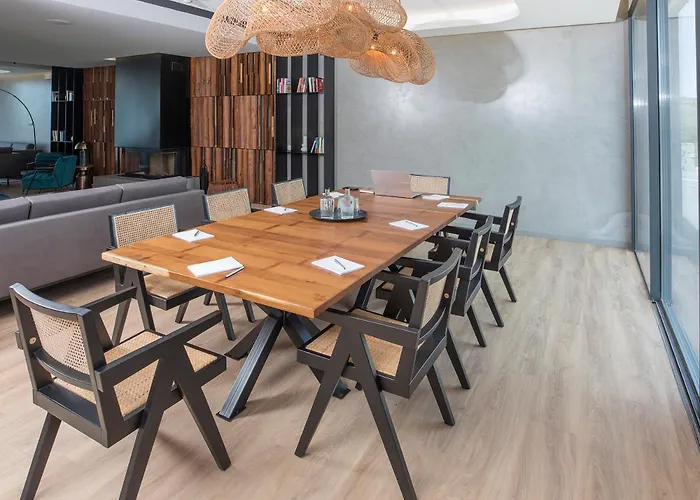 - Movement & Nature House Санта-Круш