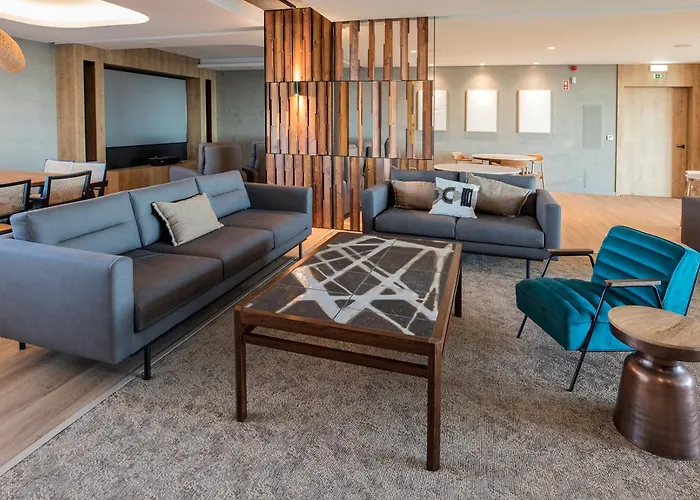 - Movement & Nature House * Санта-Круш